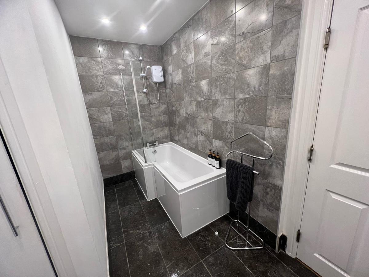 Spacious Ground Floor Suite Comfortably Sleeps Up To Eight Halifax Ngoại thất bức ảnh