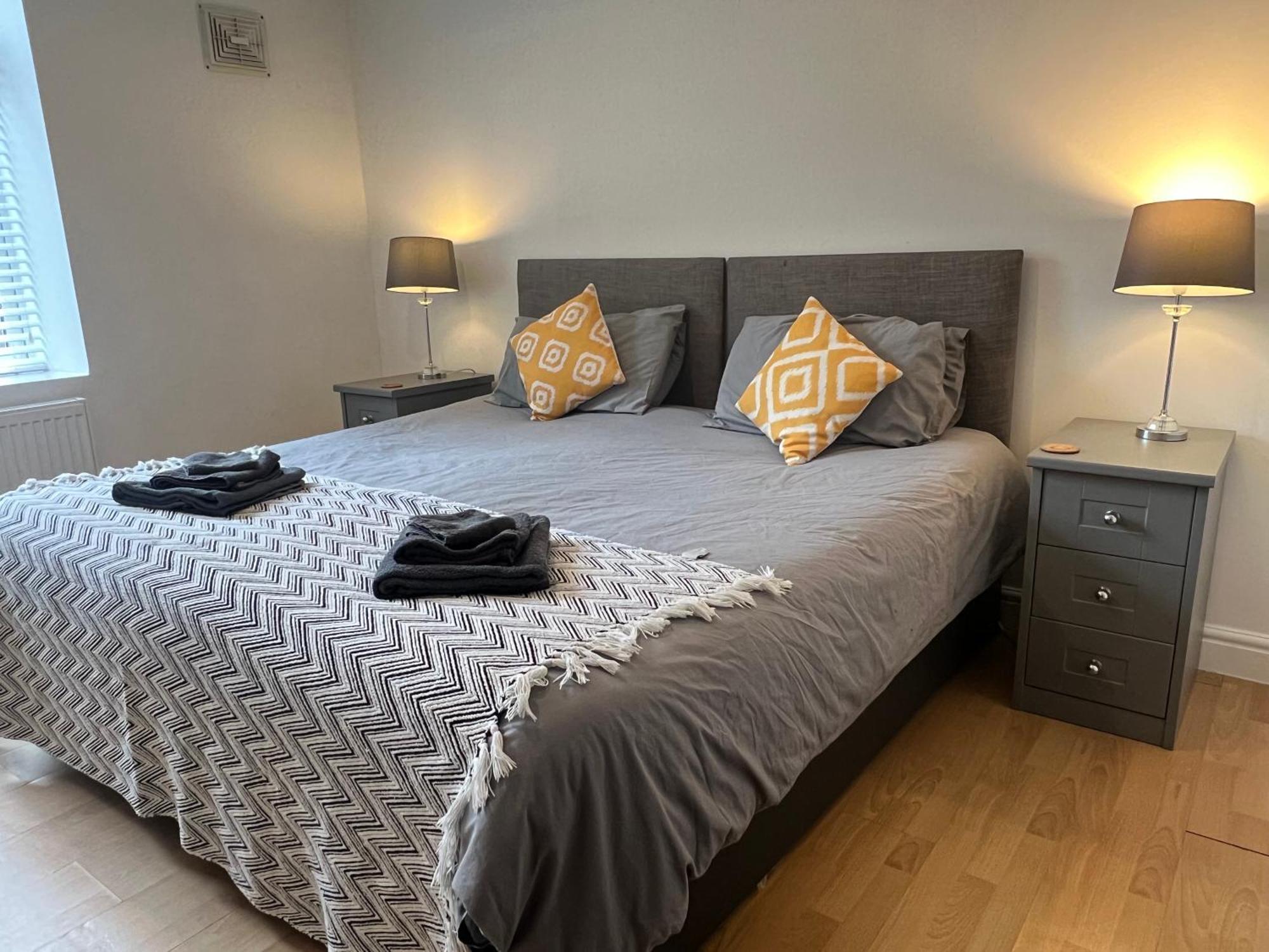 Spacious Ground Floor Suite Comfortably Sleeps Up To Eight Halifax Ngoại thất bức ảnh